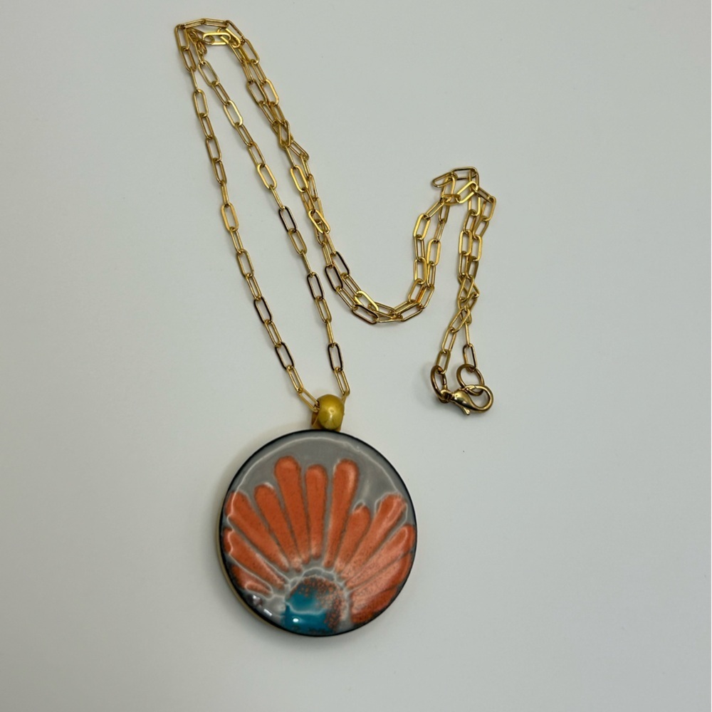 LeighElena Vibrant Orange Blue Magnetic Pendant Necklace Oval Link Gold-tone 18" - Picture 9 of 10